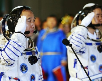 Китайский космонавт надеется на встречу с инопланетянами