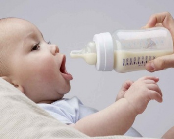 Размер бутылочки для кормления может быть опасным для ребенка