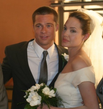 Брэд Питт и Анджелина Джоли продадут шато, где прошла их свадьба