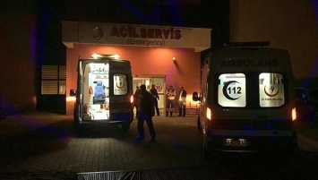 В Турции неизвестные взорвали автомобиль со взрывчаткой: погиб полицейский, десять человек ранены