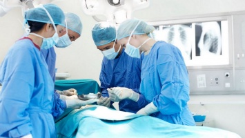 Ученые: латиноамериканцы чаще испытывают тревогу перед операцией