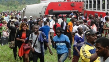 Авария поезда в Камеруне: пострадавших уже более 600