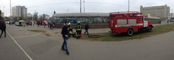 На станции метро "Голосеевская" загорелся поезд