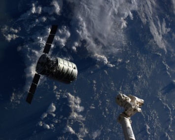 Космический грузовой корабль Cygnus состыковался с МКС