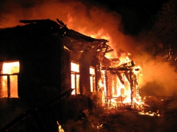 Под Москвой мужчина погиб при пожаре в частном доме