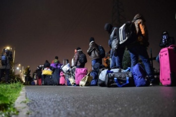 Французские власти начали эвакуацию лагеря мигрантов в Кале