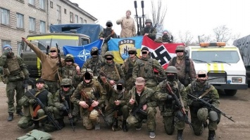 Киевские СМИ проснулись и начали писать о зигующих нацистах "Азова"