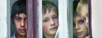 Чиновники Днепропетровщины нарушают права детей-сирот и приемных родителей