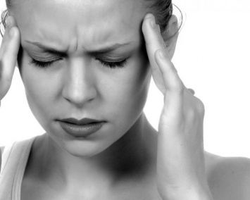 Женщины в два раза чаще страдают мигренью и депрессией