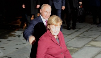 Путин отказался от пива "из рук" Меркель - СМИ