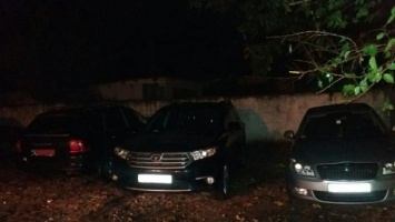 "Черные инспекторы" из МВД похищали и продавали элитные авто