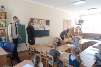 Спасатели провели профилактический урок в детском садике (фото)