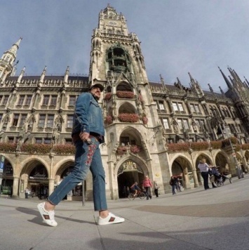Филипп Киркоров опубликовал в Instagram стильное ото из Мюнхена