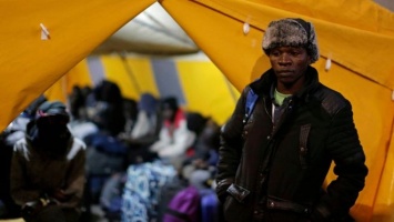 Французские власти закрывают стихийный лагерь мигрантов в Кале