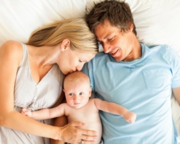 Ученые: Младенцам категорически нельзя спать вместе с родителями