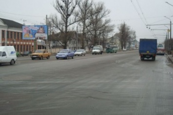 В Полтаве водитель, чтобы избежать наезд на пенсионера, протаранил троллейбус