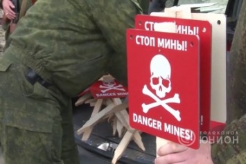 Колючая проволока и минные поля: как Донбасс отгораживают от Украины