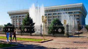 Как киргизская конституция разбила парламентскую коалицию