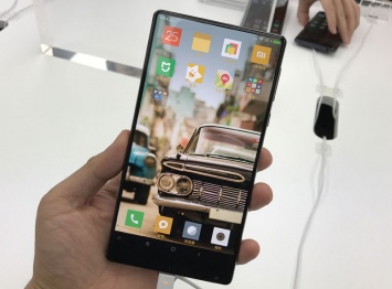 В Сети появились первые живые фото iPhone 8 от Xiaomi