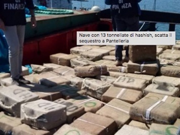 Украинских моряков осудили в Италии за контрабанду 13 тонн гашиша
