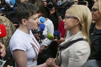 Тимошенко уверяет, что пытлась отговорить "героическую" Савченко от поездки в "Мордор", но не смогла
