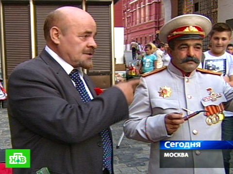 В Москве подрались двойники Ленина и Сталина