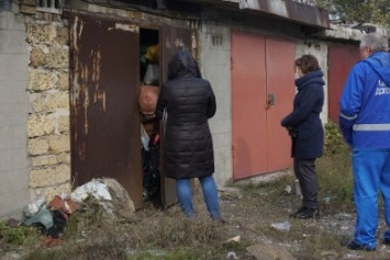 "Если меня заберут, то я зарежу себя": каменчанка, живущая 11 лет в гараже, отказалась от помощи соцслужб