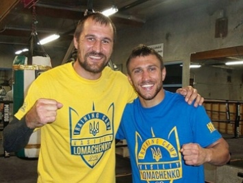Лучший боксер России надел футболку с тризубом