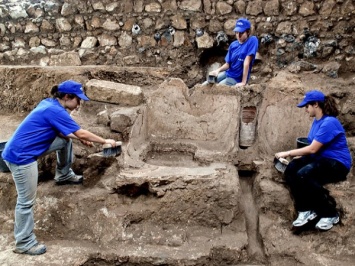 Археологи вскрыли гроб Иисуса Христа