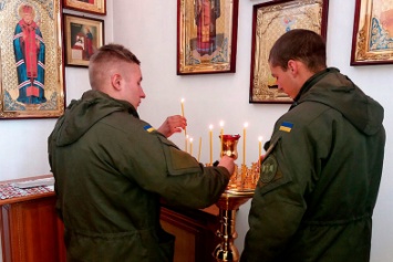 Нацгвардейцы посетили храм в Покровске