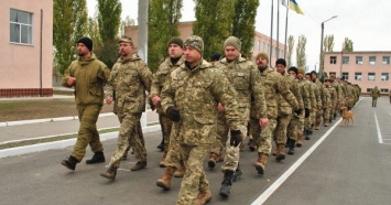 В Николаевской 36 бригаде торжественно отправили домой демобилизированных морпехов