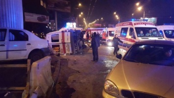 В Киеве в ДТП попала "скорая": 4 пострадавших, 1 погибший