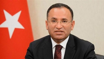 Турецкий министр говорит, что террористы Гюлена активно действуют в США