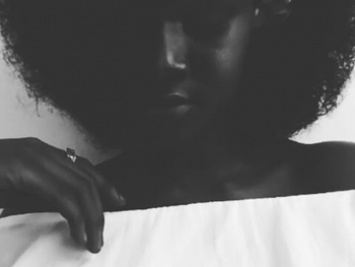 "Самая черная модель в мире": 19-летняя девушка покорила мир уникальным цветом кожи (фото)