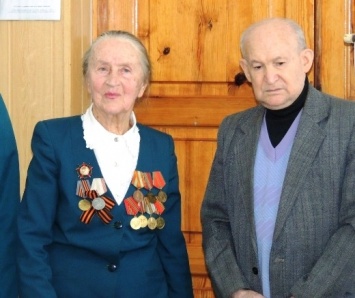В канун годовщины освобождения Украины от нацистов почтенные одесситы вспоминали о войне