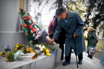 В Славянске чтили почтили память освободителей Украины и поблагодарили живых