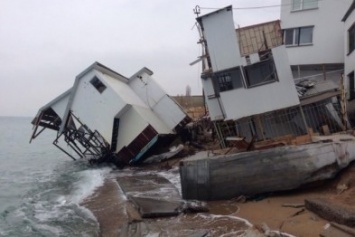 Про оползень и "ушедшие в море дома"