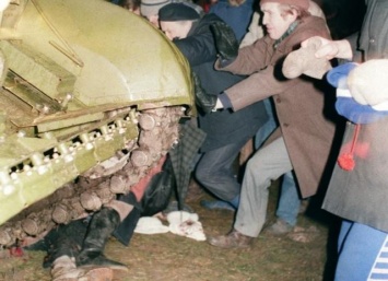 Суд в Литве осудил советских ОМОНовцев, сбежавших в Россию, за расстрел таможни в 1991 году