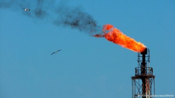 ОПЕК и другие нефтедобывающие страны не договорились сократить добычу