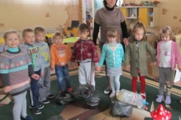 В Мирнограде малыши сортировали мусор