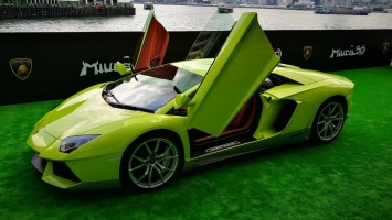 Lamborghini представила 50 специальных автомобилей в честь Miura