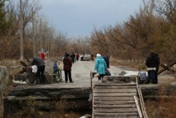 Мост в Станице Луганской обещают восстановить до конца года