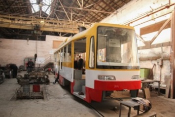 На дороги выйдет третий вагон трамвая, собранный в Одессе (ФОТО)