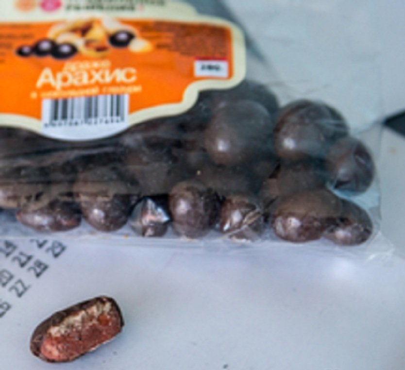В Кемеровском универсаме продают шоколад с кирпичами