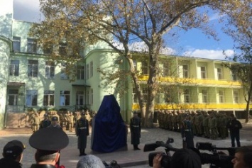 Жена первого убитого украинца в зоне АТО полтавчанка Наталья Биличенко открыла памятник погибшим сотрудникам СБУ