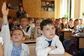 В школах Мирнограда не жарко, но занятия идут