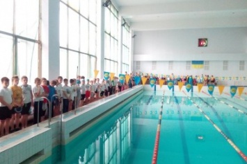 В Славянске прошел открытый чемпионат по плаванью