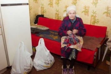 Одинокие старики и инвалиды могут получить помощь от Гуманитарного штаба на дом. Как сделать заявку'