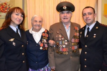 Гаспринского Ветерана ВОВ поздравили с Днем Воинской Славы России