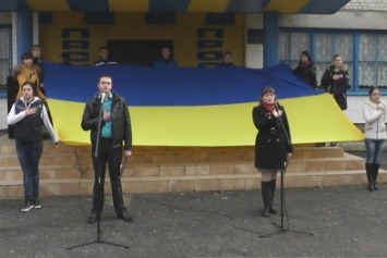В Геническе праздновали День украинского языка (фото, видео)